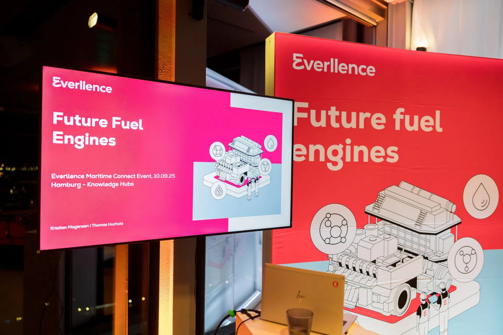 Future-Fuel-Engines-Display mit Screen.
